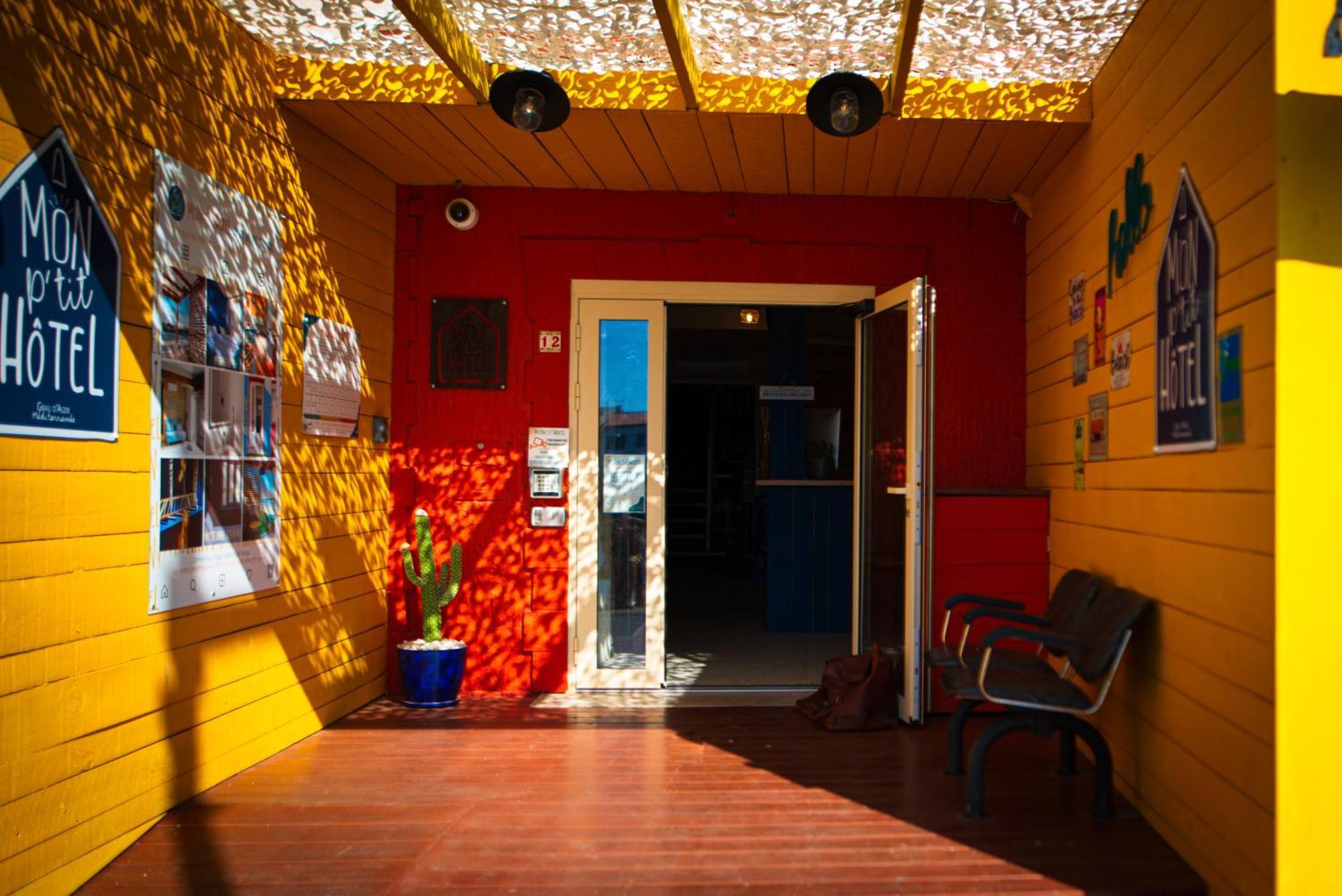 Mon P'Tit Hotel Le Grau d'Agde Exterior foto